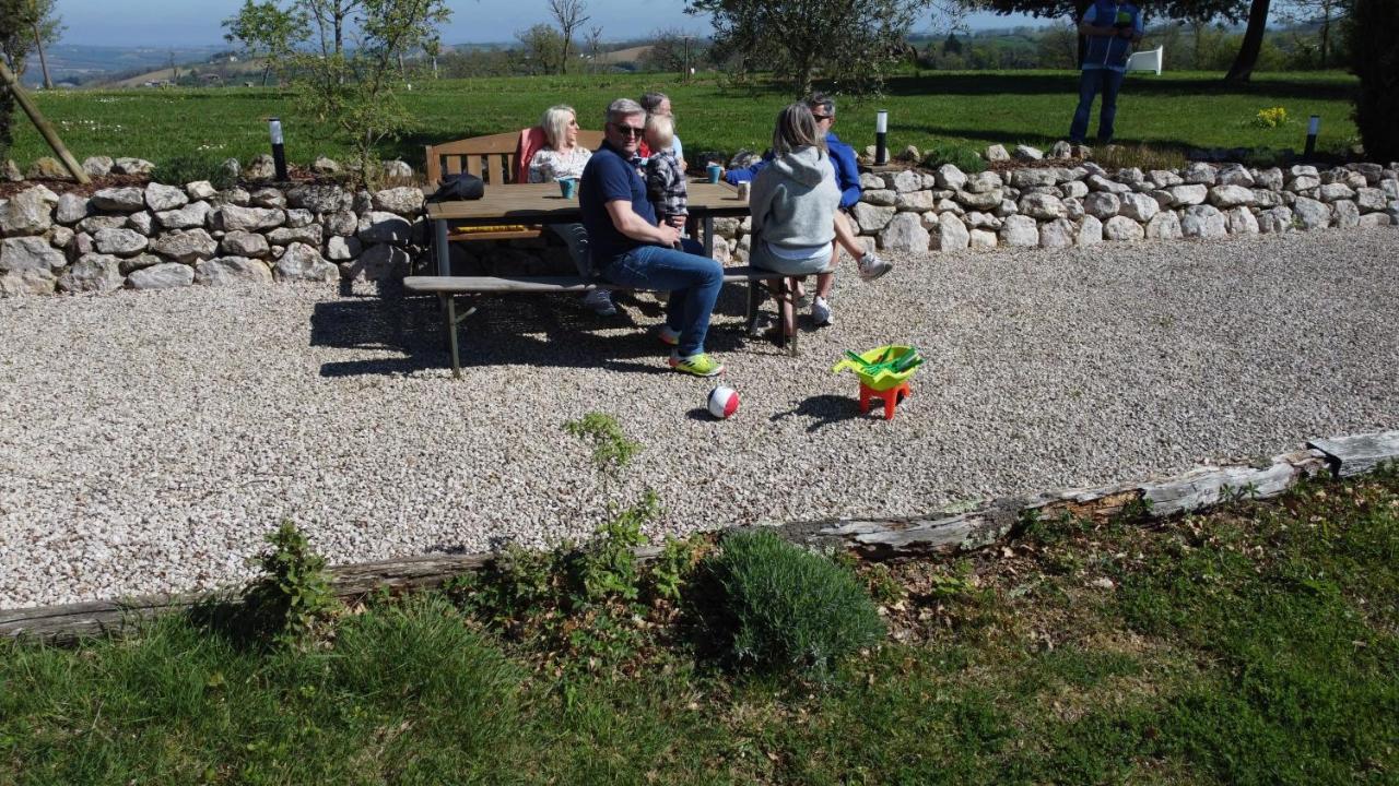 Ferienwohnung Au Pajot Ambax Buitenkant foto