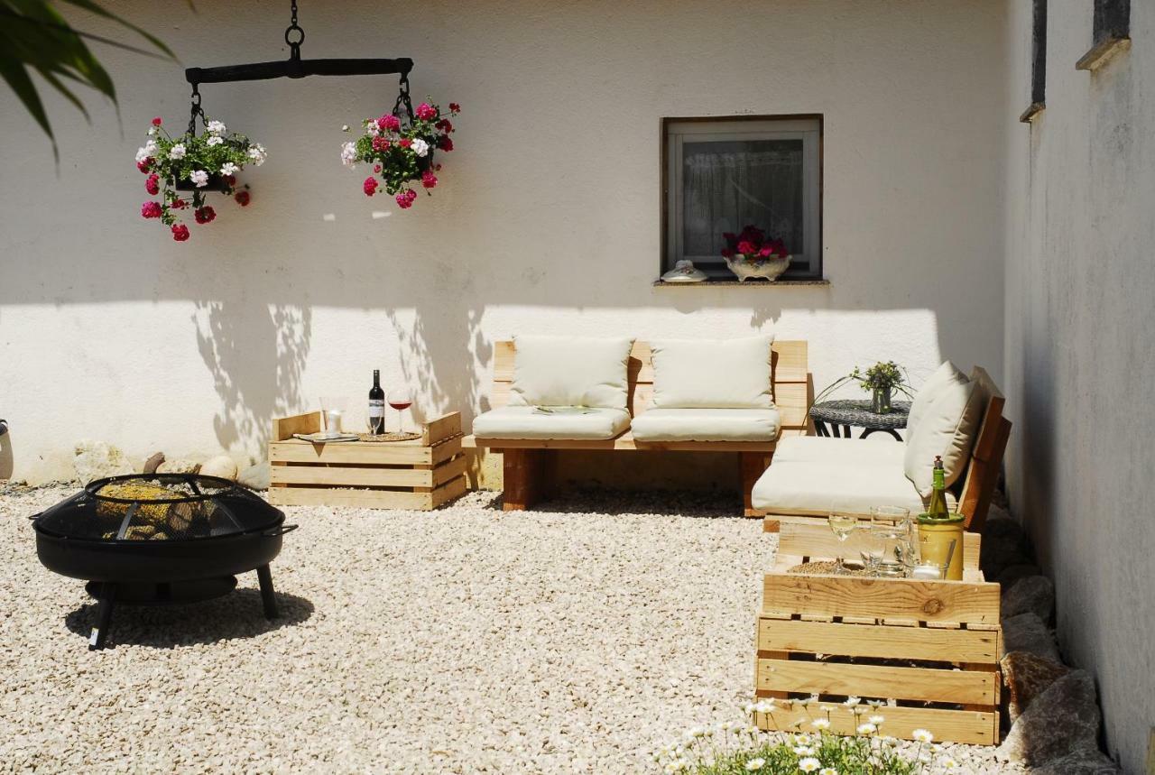 Ferienwohnung Au Pajot Ambax Buitenkant foto